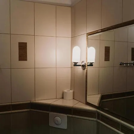 Hotel Kinga *