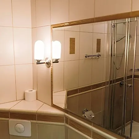 Kinga Hotel *
